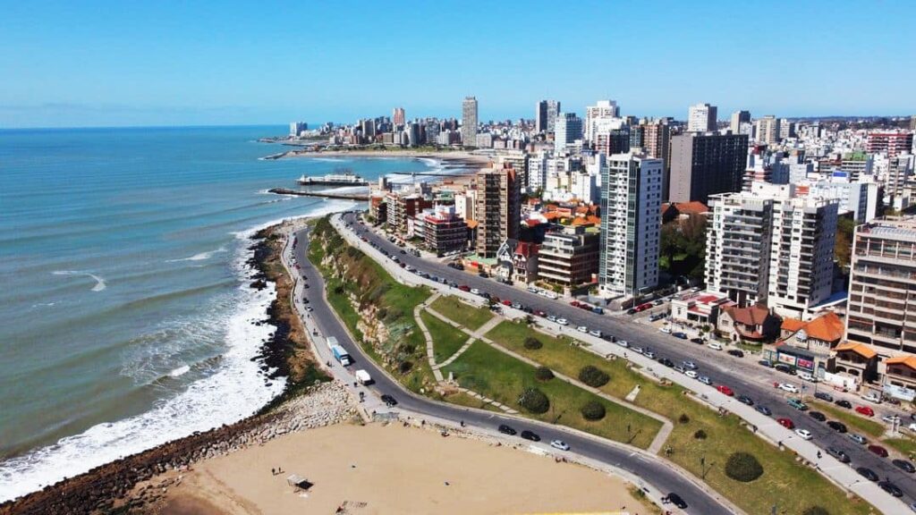 ciudad-de-mar-del-plata-ciudad-de-25-de-mayo-buenos-aires-argentina